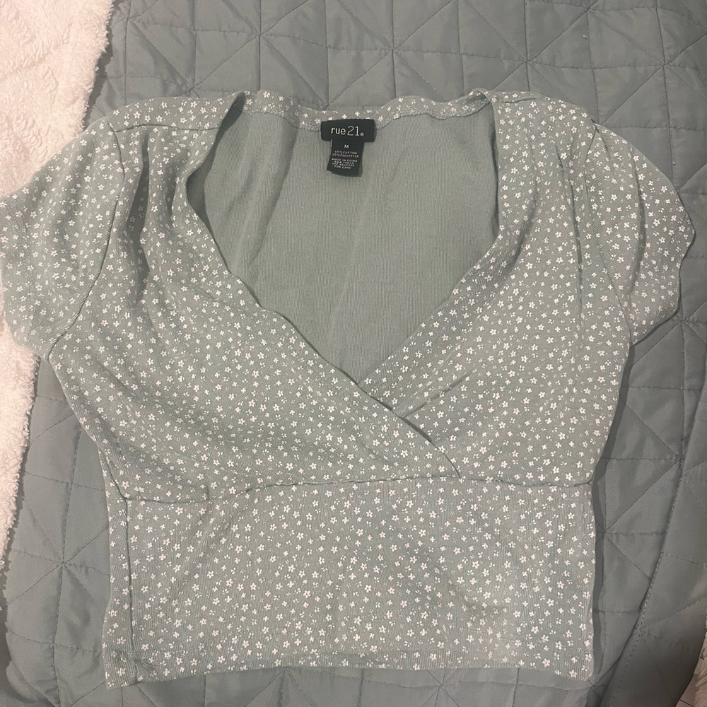 Rue21 Women's Mint Floral Blouse